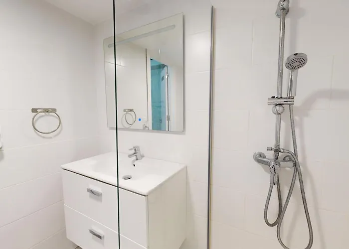 30m2 ,vue Sur Et Piscine, Commerce *