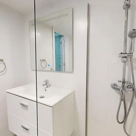 30m2 ,vue Sur Et Piscine, Commerce *